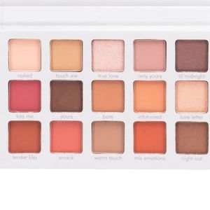 Beauty Creations Cosmetics  Irresistible Eyeshadow Palette
